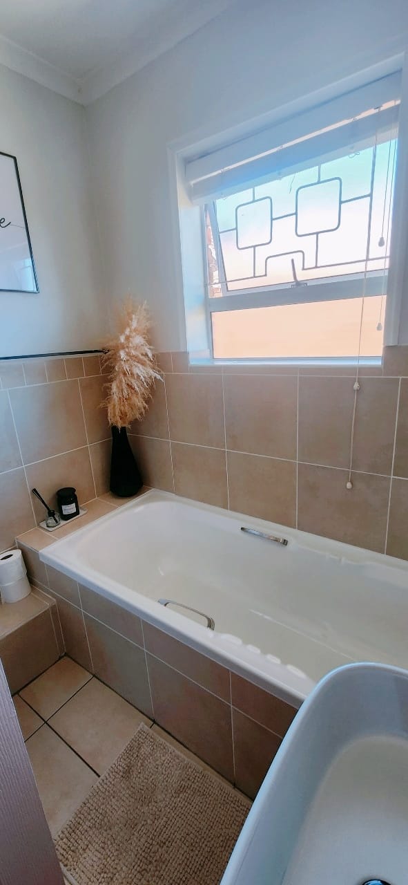 To Let 3 Bedroom Property for Rent in Summerstrand Eastern Cape